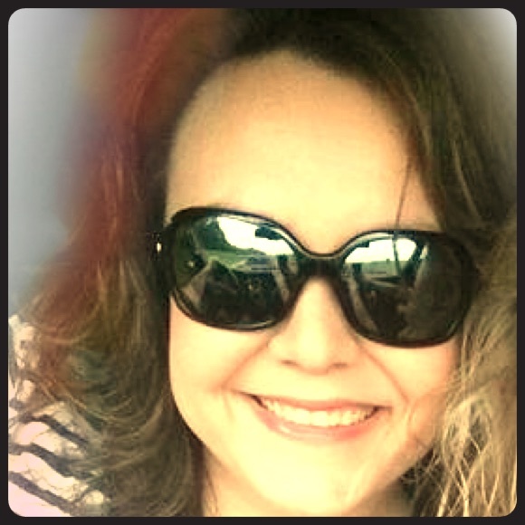 Meet your Posher, Nikki - Picture 1 of 1